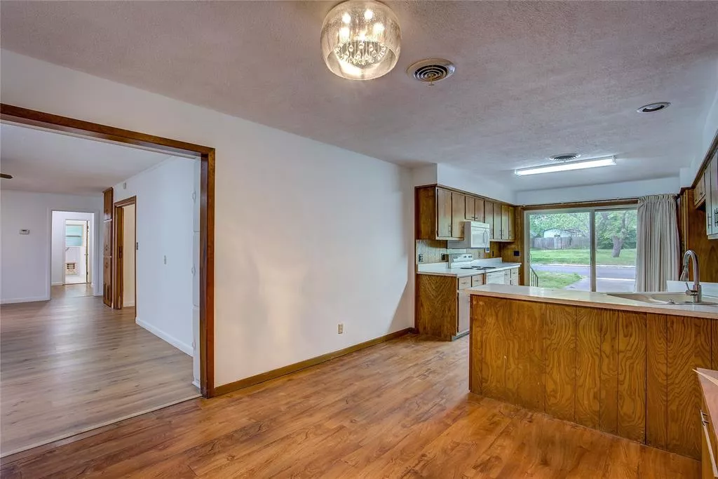 2506 Washington Street, Commerce, Texas 75428