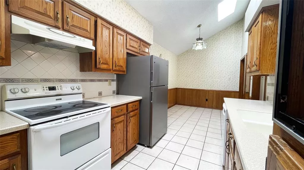 2834 Big Oaks Drive, Garland, Texas 75044