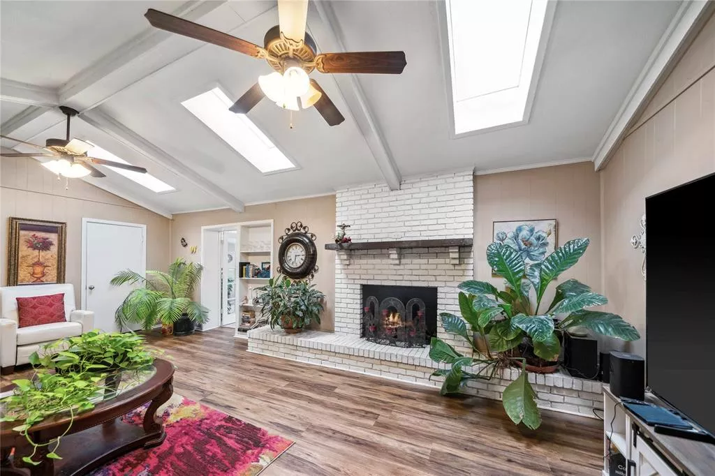 7223 FM 2494 Athens, Texas 75751