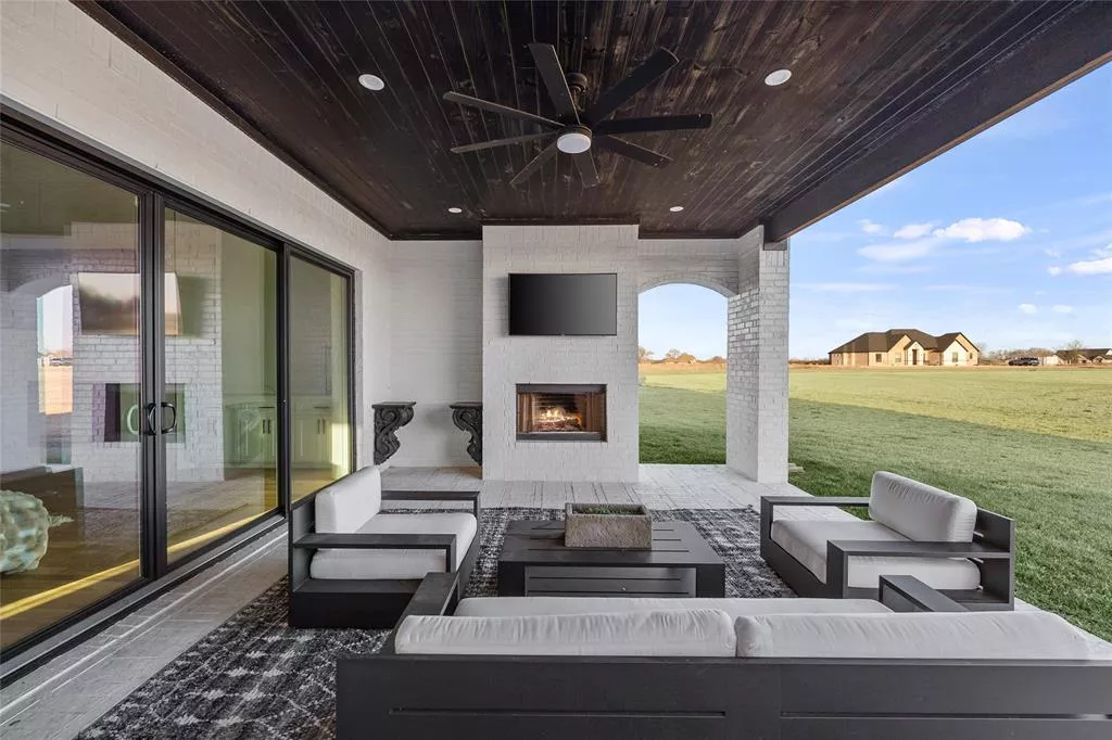 1240 Deerfield Drive, Wills Point, Texas 75169