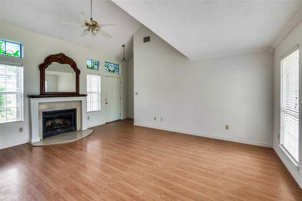 224 Iberis Drive, Arlington, Texas 76018