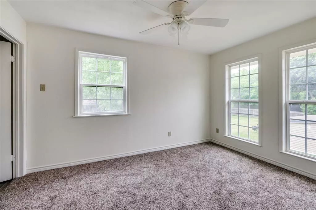 224 Iberis Drive, Arlington, Texas 76018