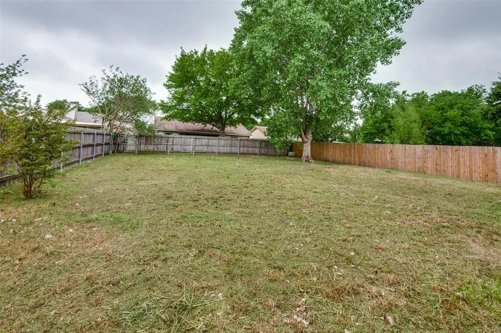 224 Iberis Drive, Arlington, Texas 76018