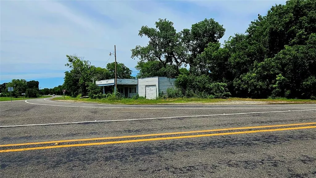 243 S Fm 271 Bonham, Texas 75418