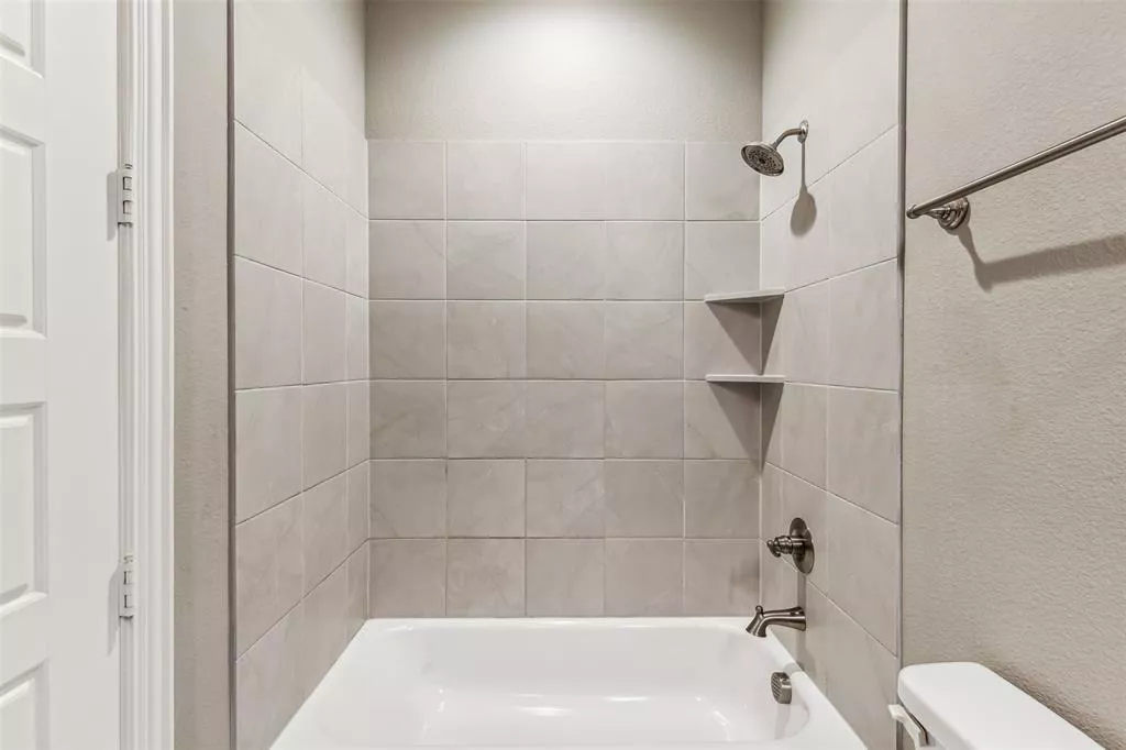 2751 Springwood Lane, Midlothian, Texas 76065