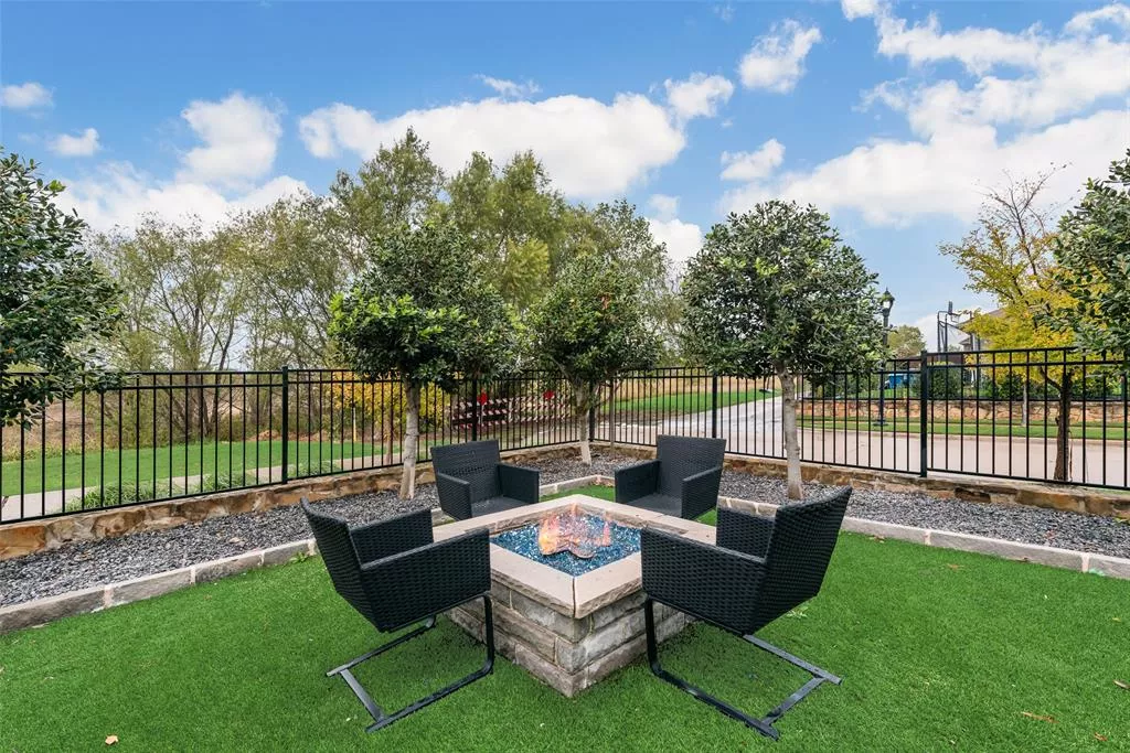 8813 Habersham Drive, Rowlett, Texas 75089