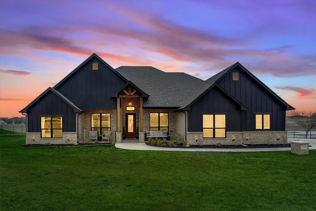 1115 Pioneer Crossing, Weatherford, Texas 76088