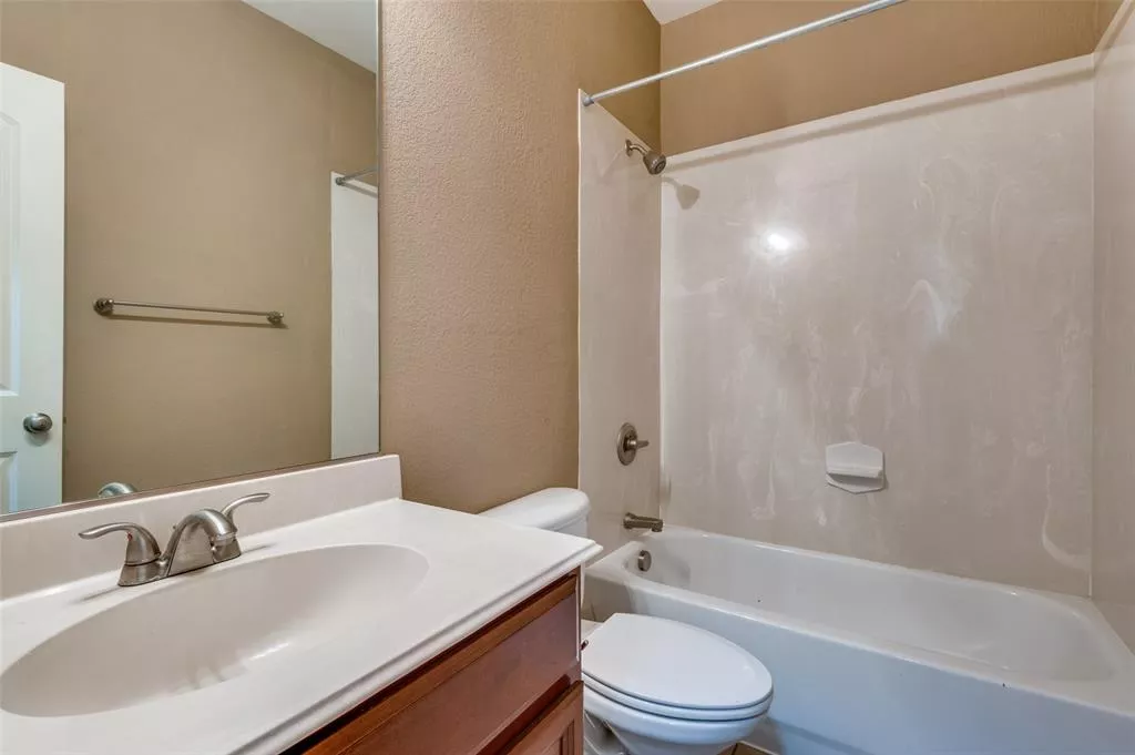 1416 Chase Lane, Irving, Texas 75063