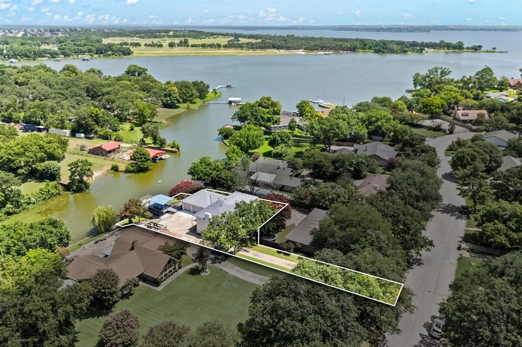 237 Timberlake Drive, Azle, Texas 76020