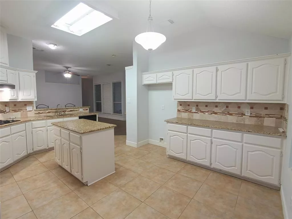 340 Thomas Drive, Murphy, Texas 75094