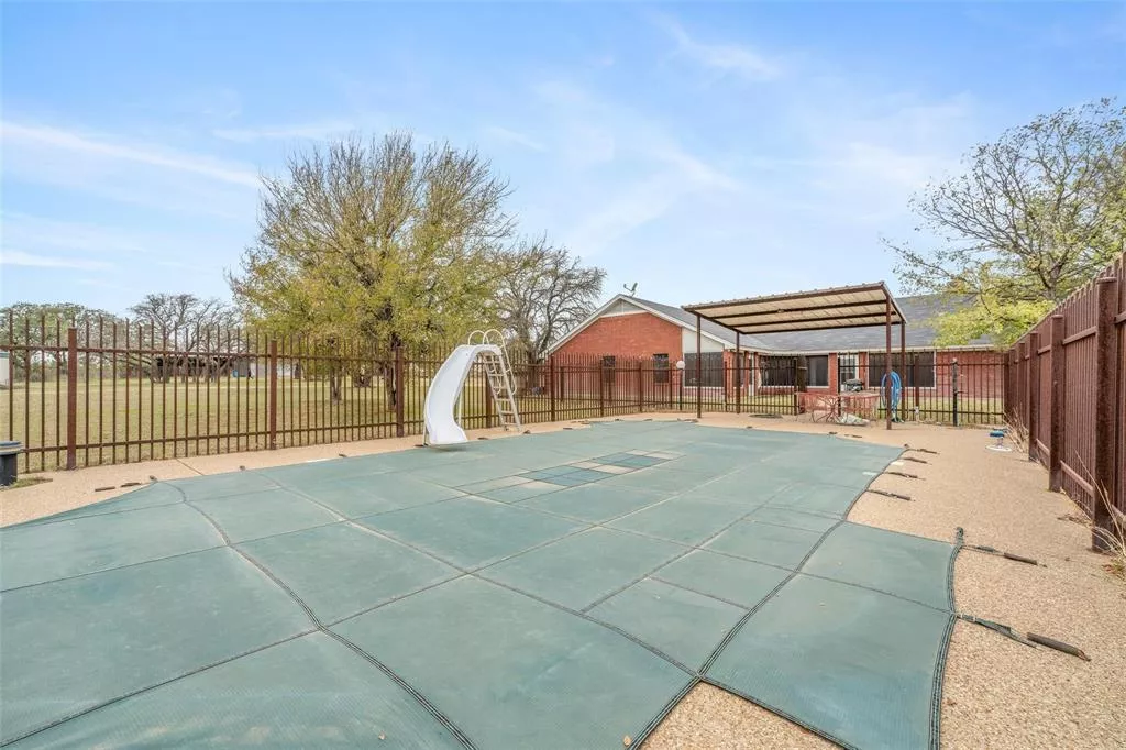 375 County Road 401 Comanche, Texas 76442