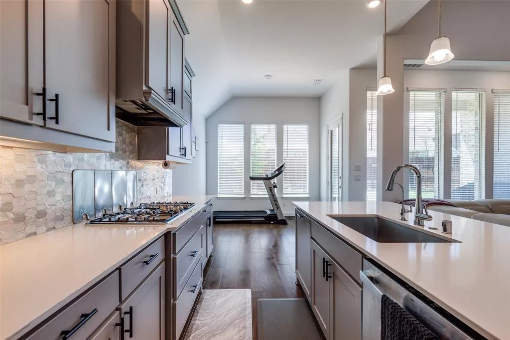 607 Rustic Trail, Argyle, Texas 76226