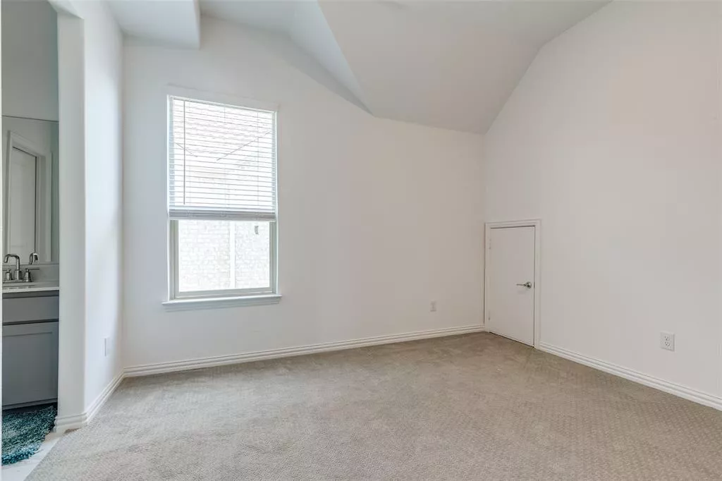 607 Rustic Trail, Argyle, Texas 76226