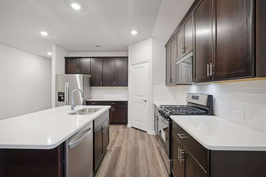 709 Whispering Winds Trail, Princeton, Texas 75071