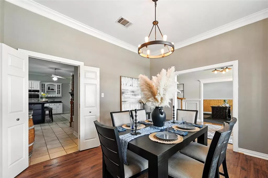 817 Nueces Trail, Midlothian, Texas 76065