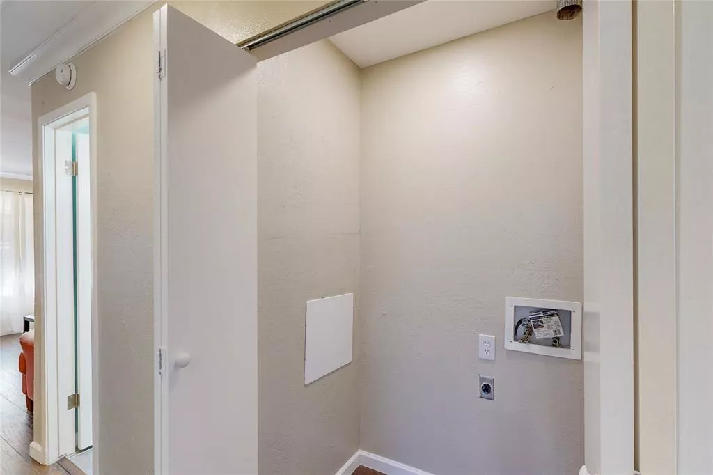 13933 Brookgreen Drive, Dallas, Texas 75240