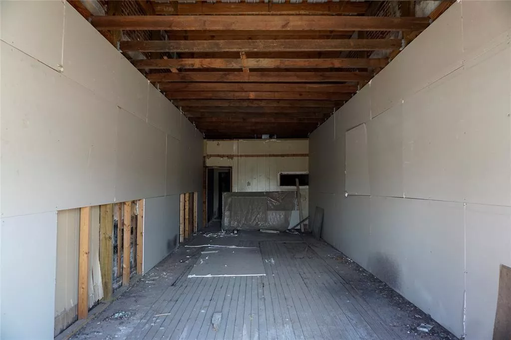 102 W Main Street, Pilot Point, Texas 76258