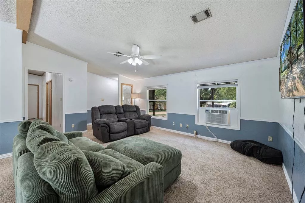 118 Winter Lane, Mabank, Texas 75156