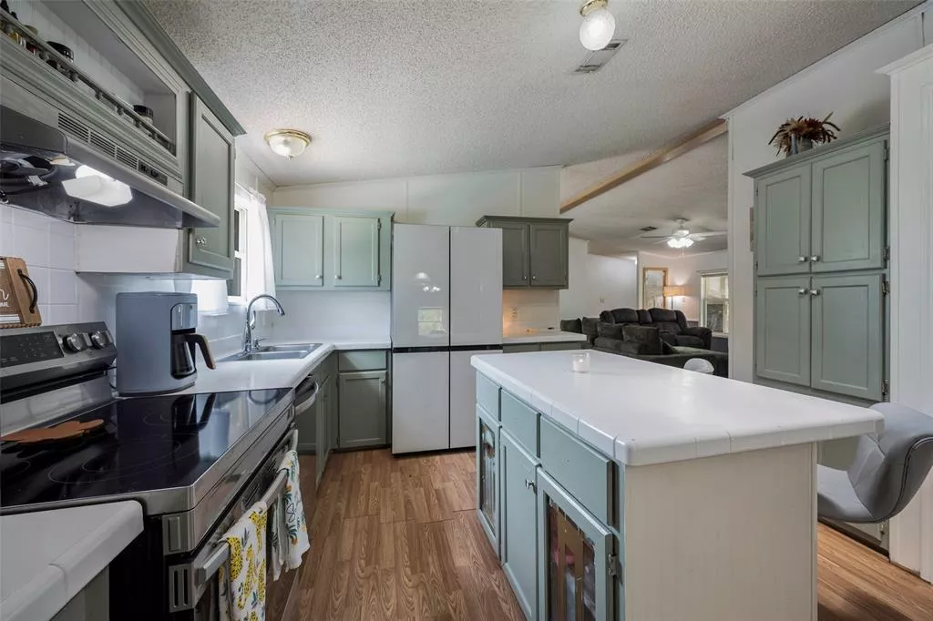 118 Winter Lane, Mabank, Texas 75156