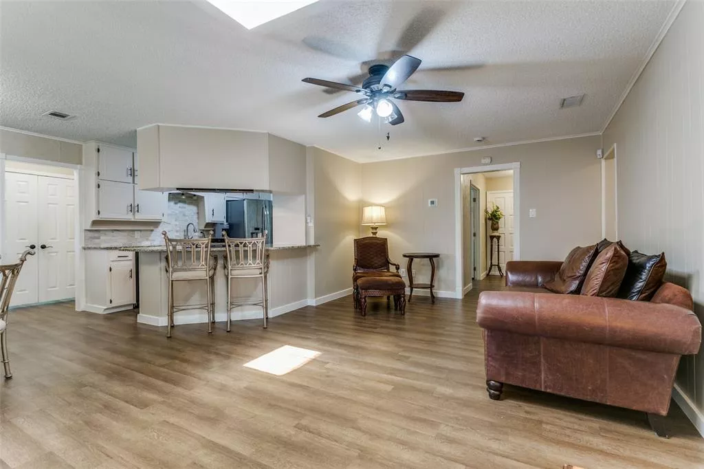 2133 Mountainview Drive, Hurst, Texas 76054