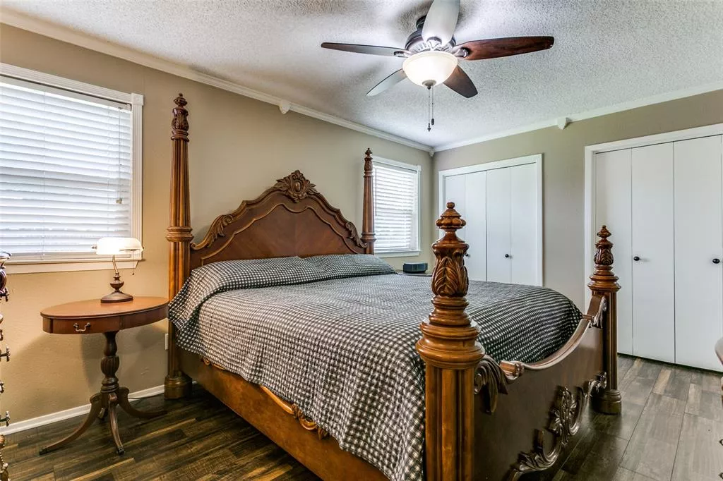 2133 Mountainview Drive, Hurst, Texas 76054