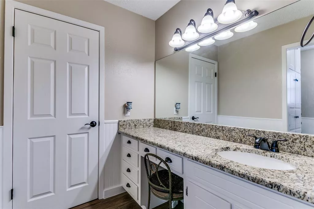 2133 Mountainview Drive, Hurst, Texas 76054