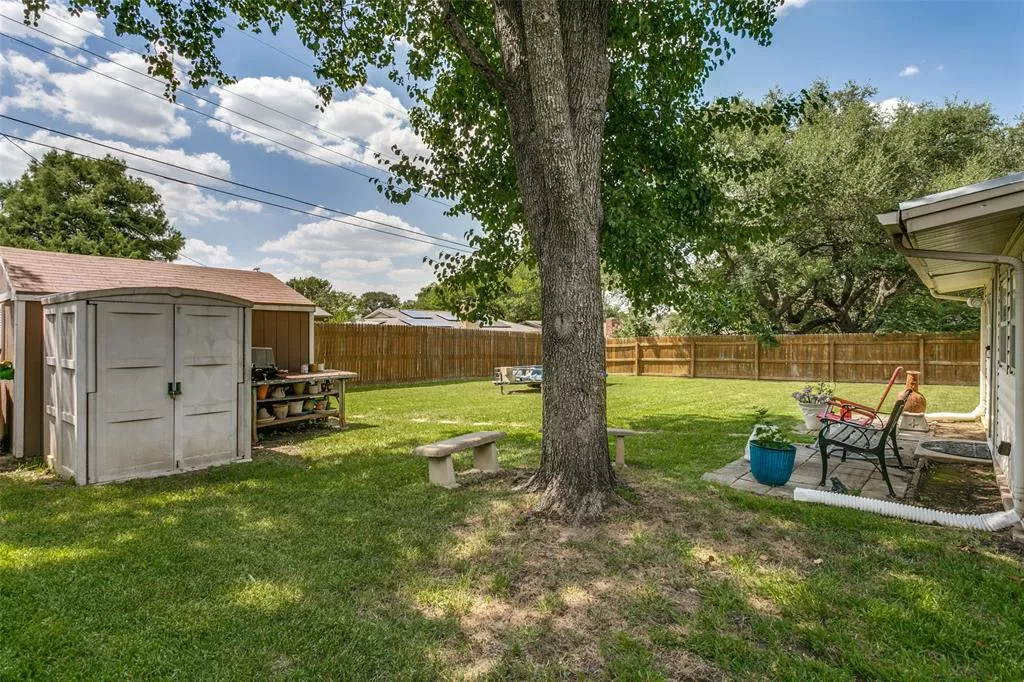 2133 Mountainview Drive, Hurst, Texas 76054