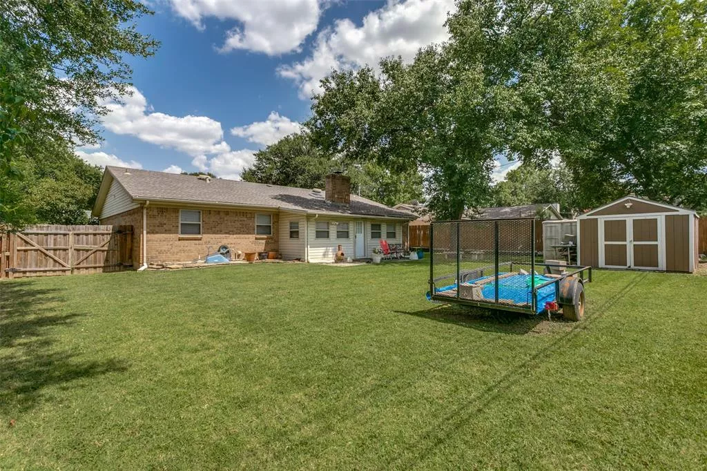 2133 Mountainview Drive, Hurst, Texas 76054