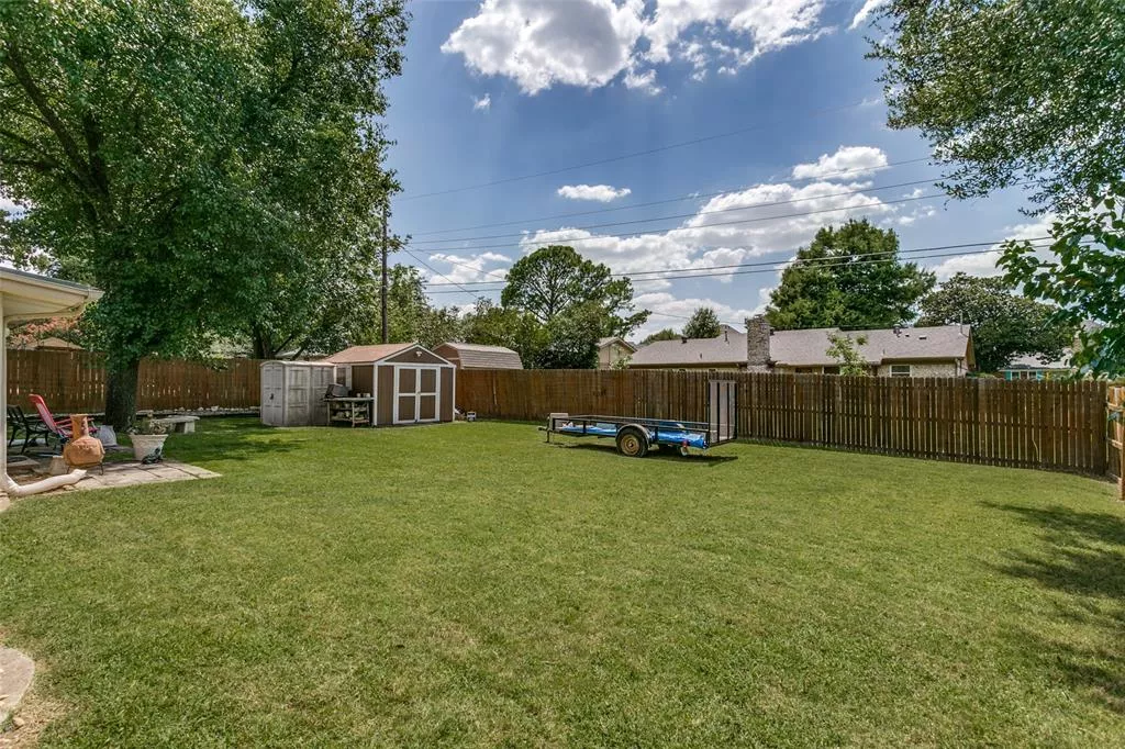 2133 Mountainview Drive, Hurst, Texas 76054