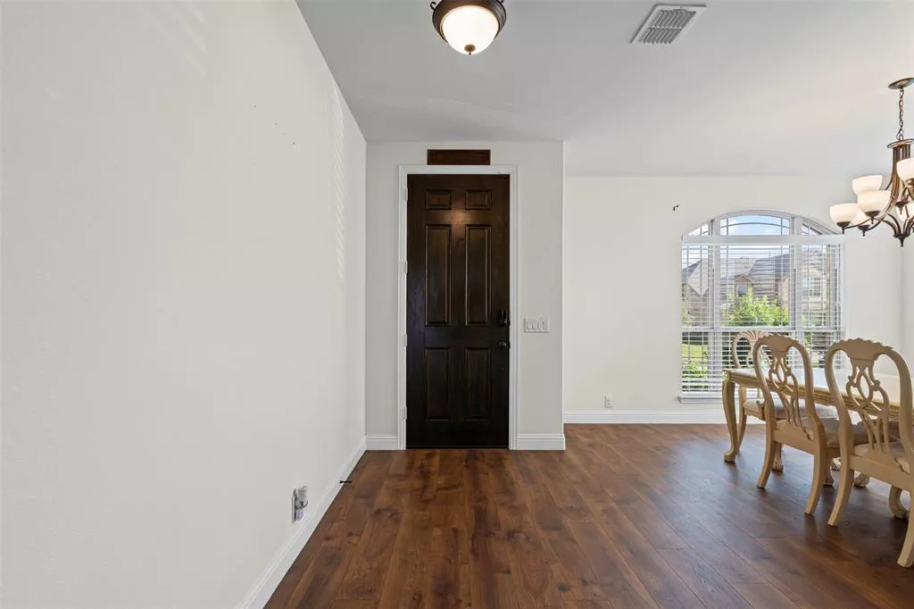 3208 Park Ridge Drive, Mesquite, Texas 75181