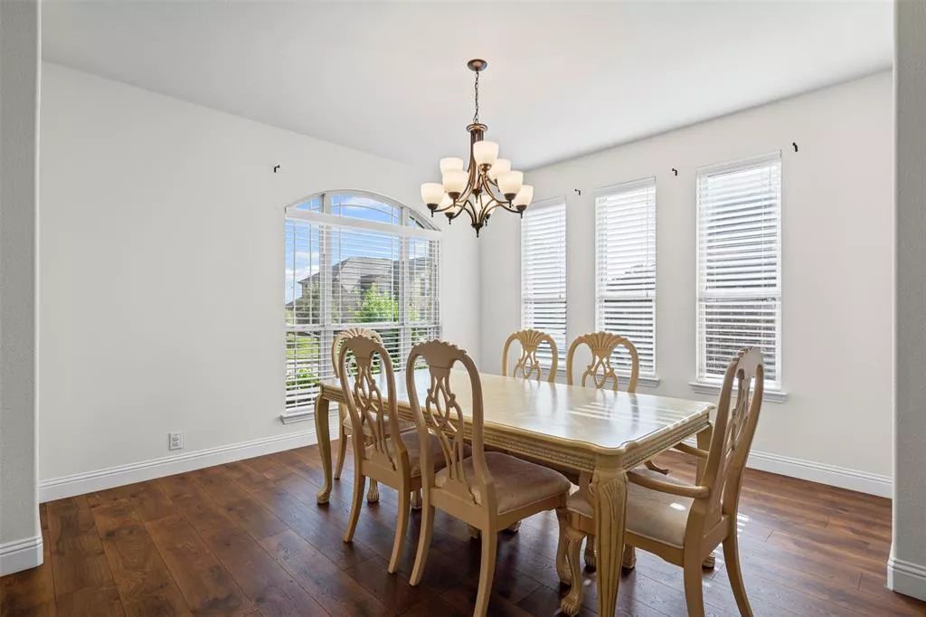 3208 Park Ridge Drive, Mesquite, Texas 75181