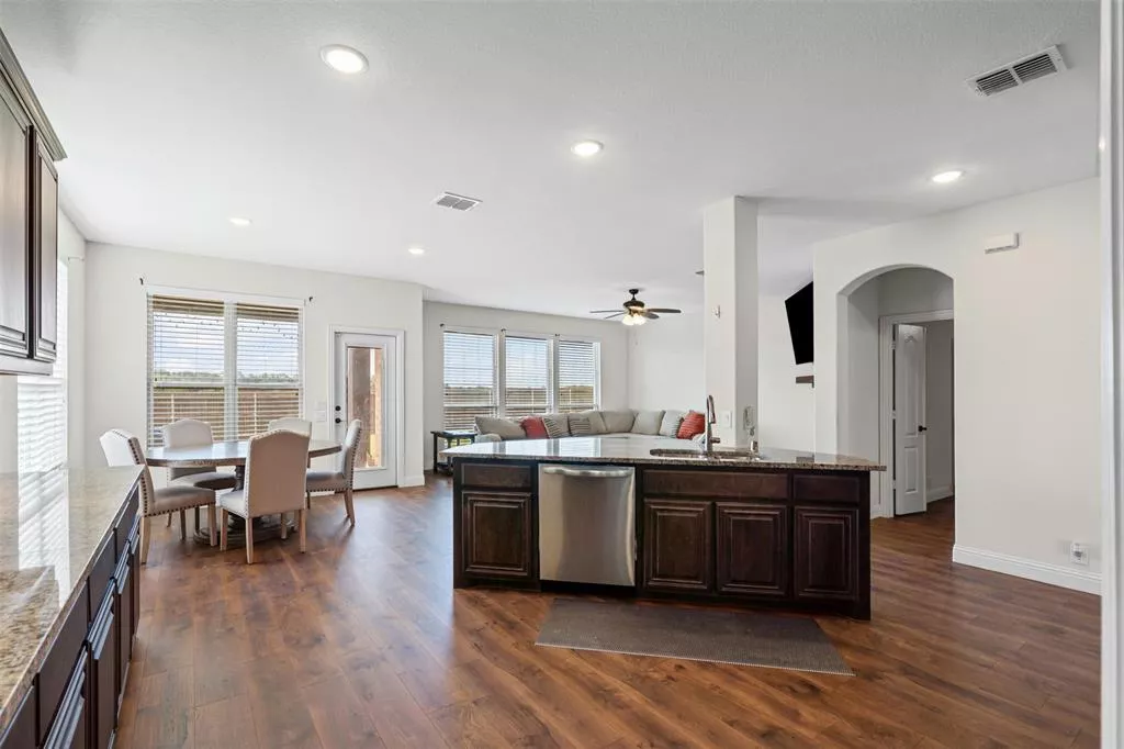 3208 Park Ridge Drive, Mesquite, Texas 75181