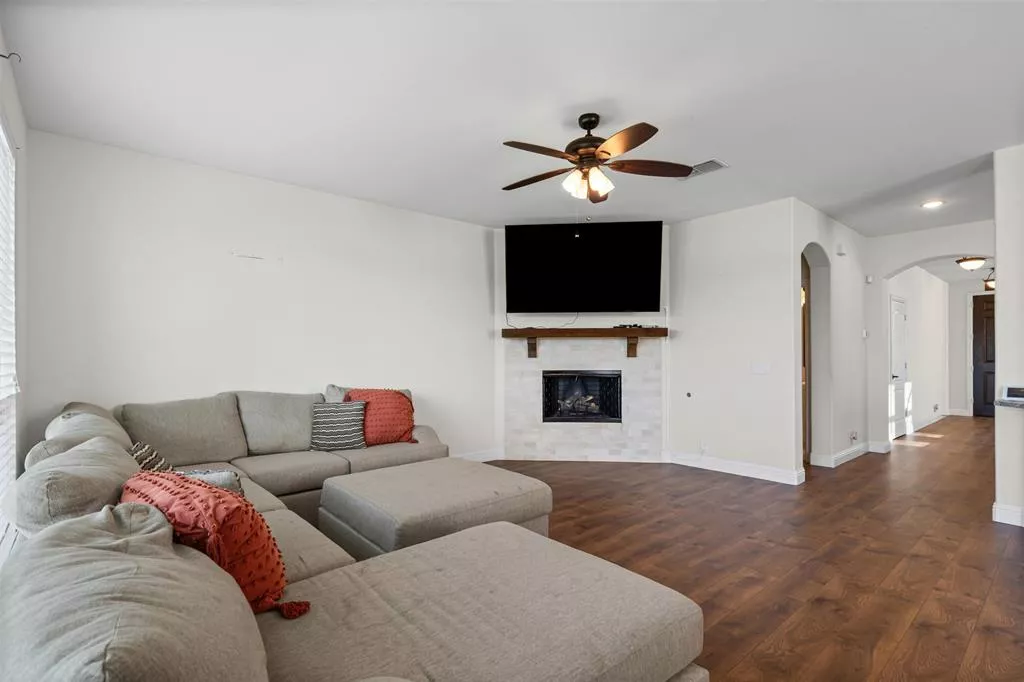 3208 Park Ridge Drive, Mesquite, Texas 75181