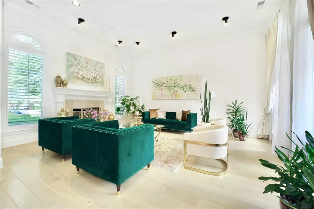 5414 Preston Fairways Circle, Dallas, Texas 75252