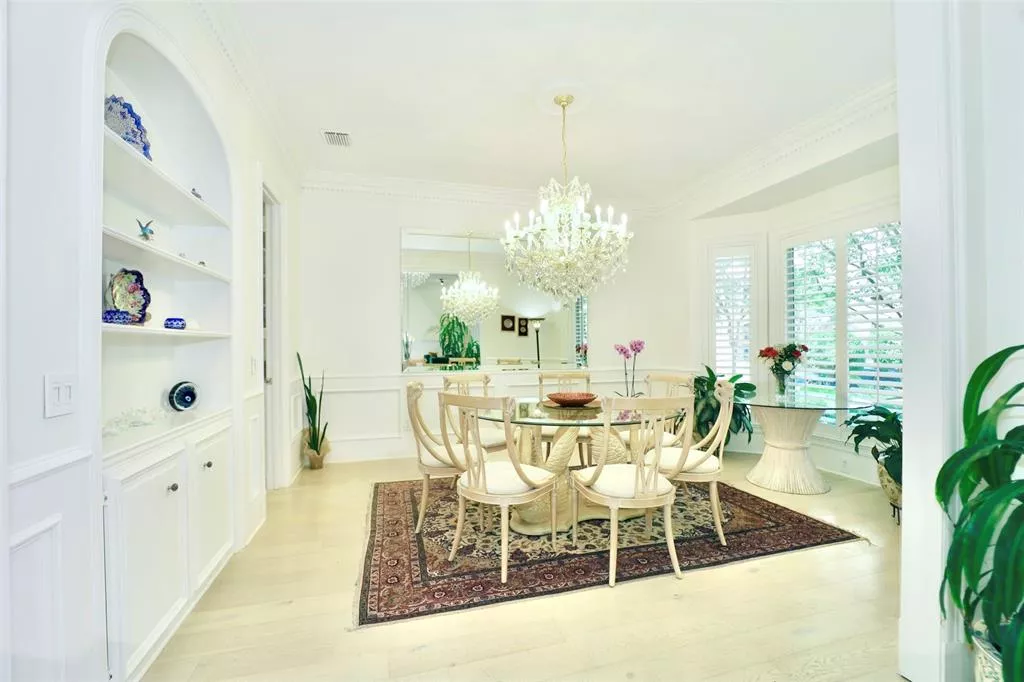 5414 Preston Fairways Circle, Dallas, Texas 75252