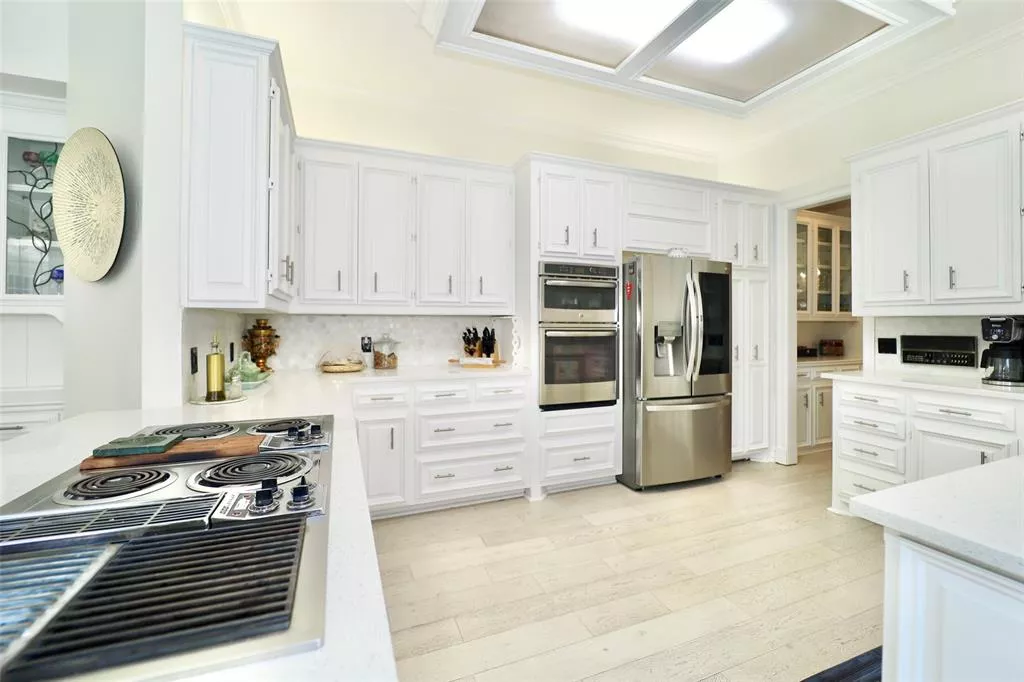 5414 Preston Fairways Circle, Dallas, Texas 75252