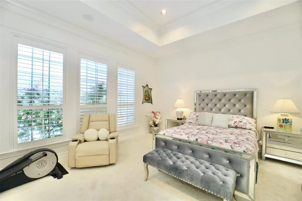 5414 Preston Fairways Circle, Dallas, Texas 75252