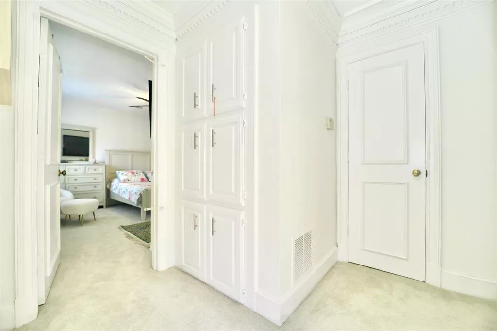 5414 Preston Fairways Circle, Dallas, Texas 75252