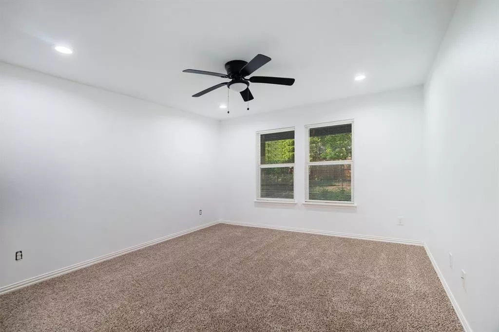 610 W Austin Street, Paris, Texas 75460