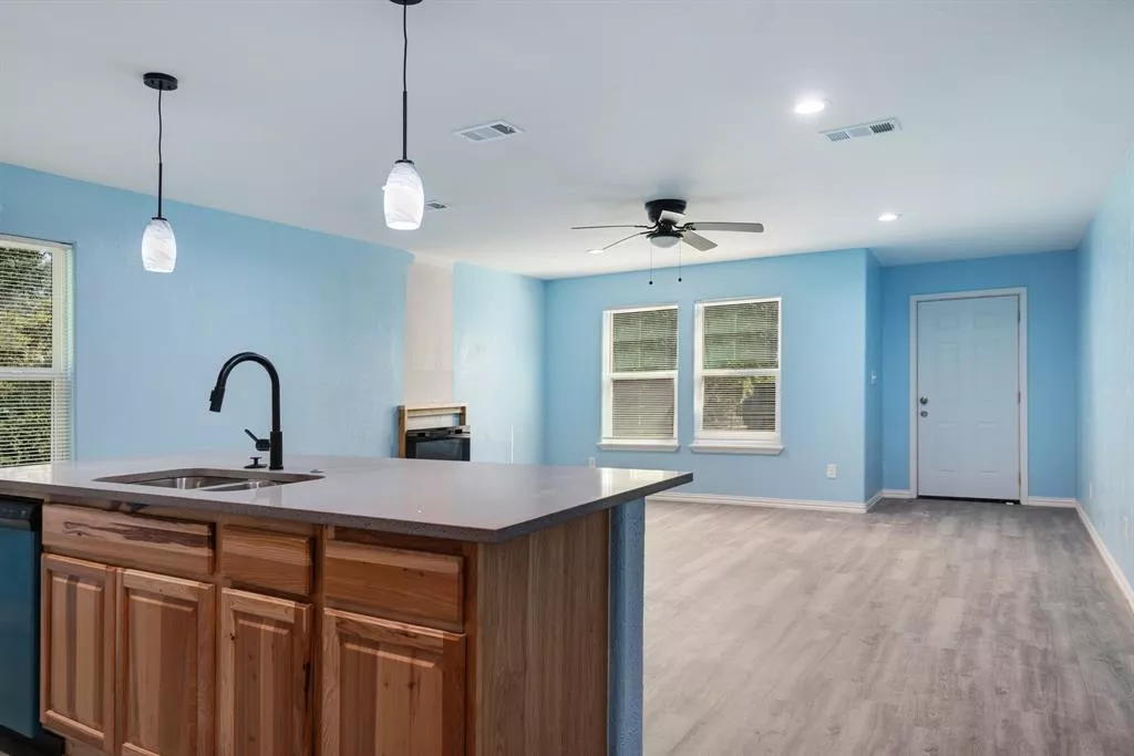 610 W Austin Street, Paris, Texas 75460