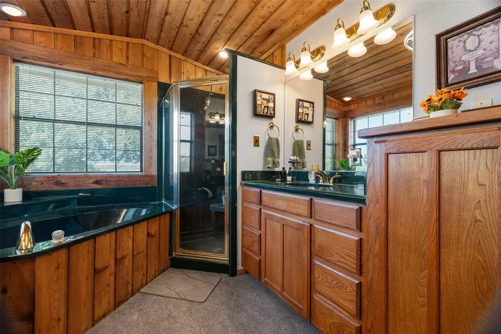 6849 County Road 1232 Godley, Texas 76044