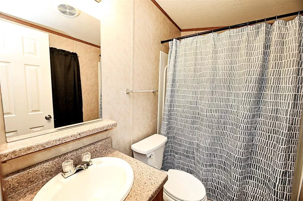 700 Frontier Street, Bowie, Texas 76230