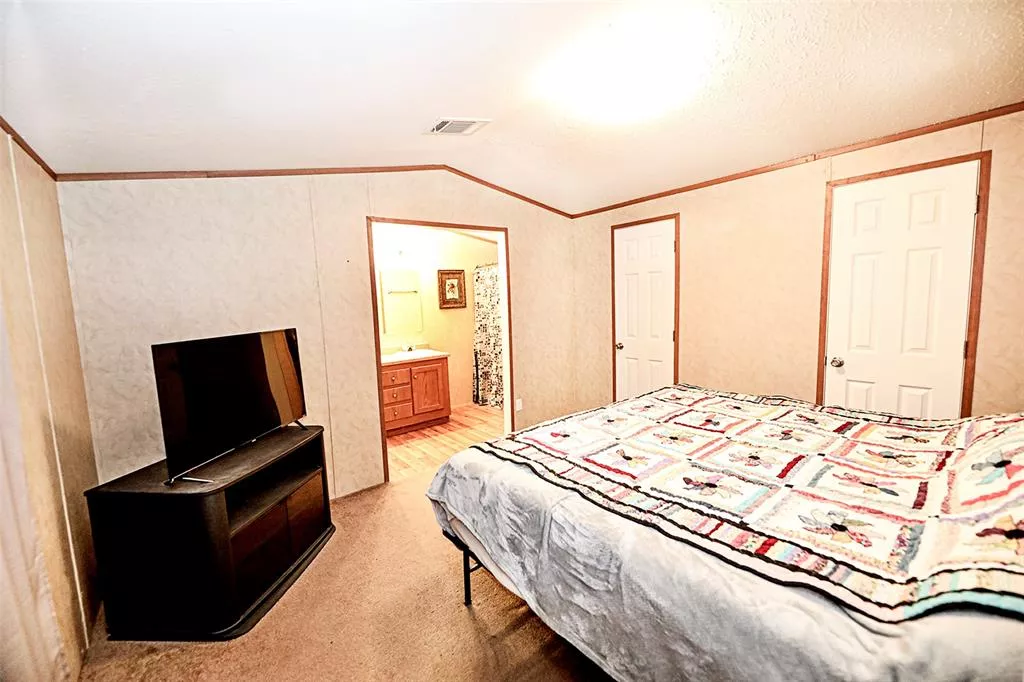 700 Frontier Street, Bowie, Texas 76230