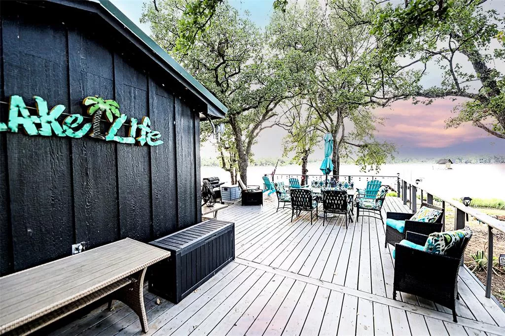 700 Frontier Street, Bowie, Texas 76230