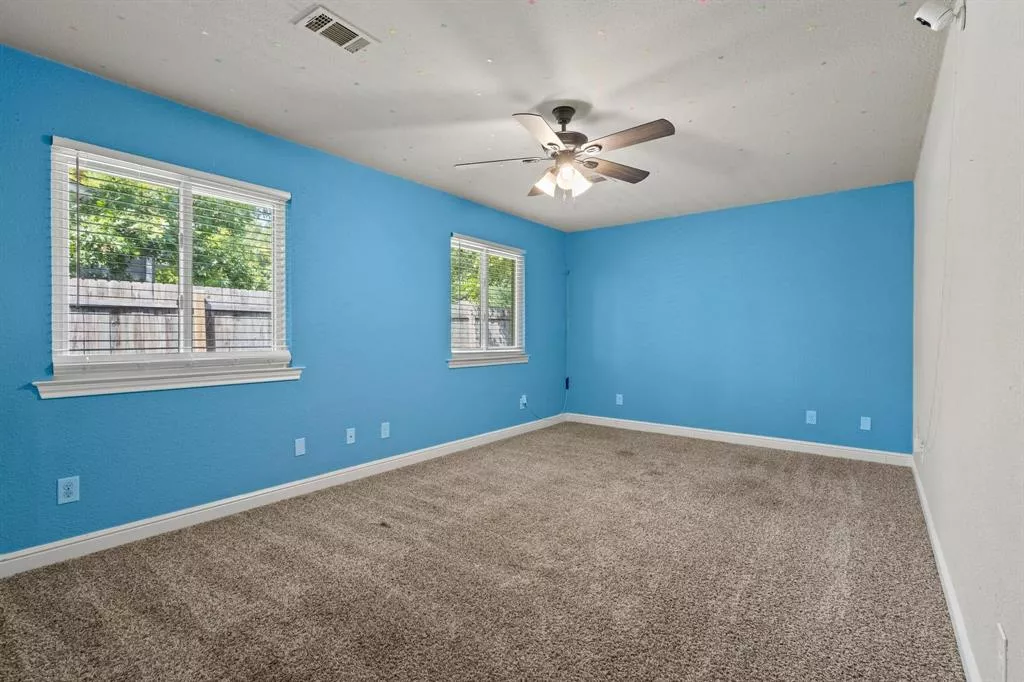 878 N Main Drive, Van Alstyne, Texas 75495