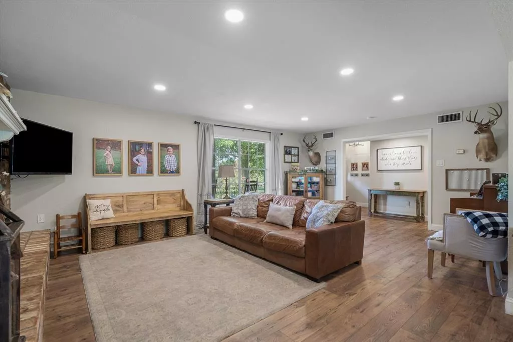 893 Vz County Road 4203 Canton, Texas 75103