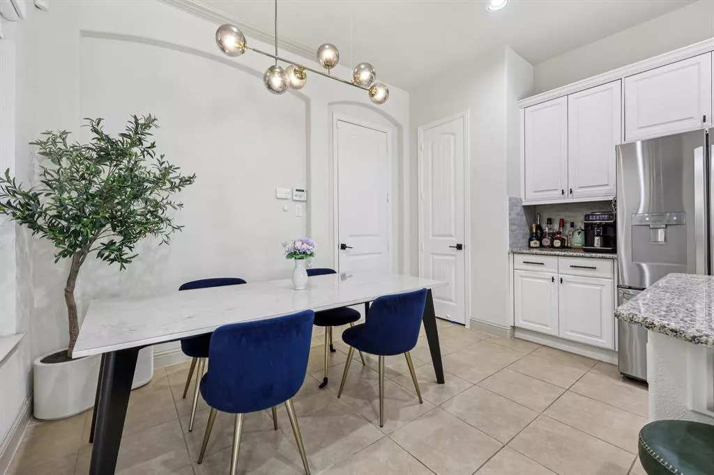 918 Dartford Drive, Richardson, Texas 75081