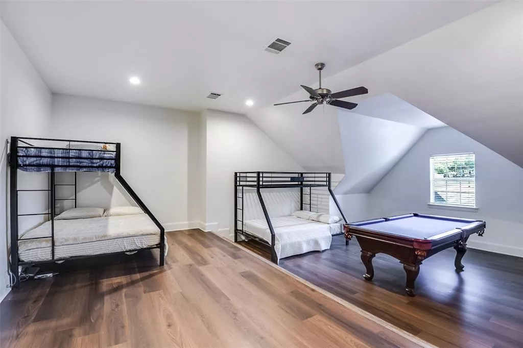 216 Hide A Way Drive, Mabank, Texas 75156