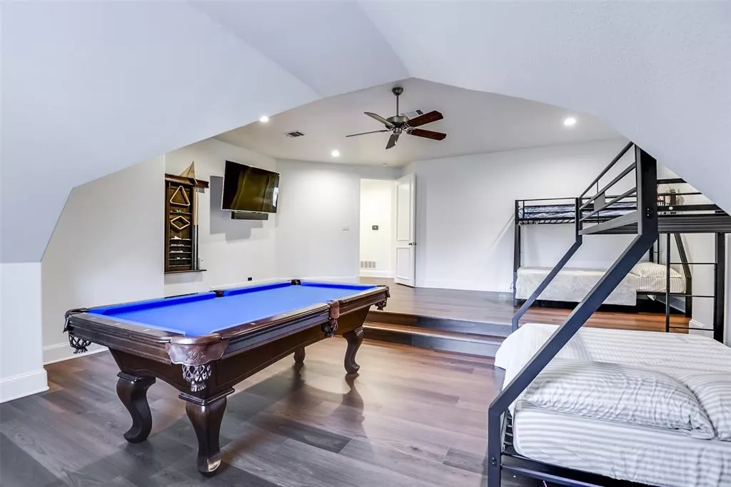 216 Hide A Way Drive, Mabank, Texas 75156