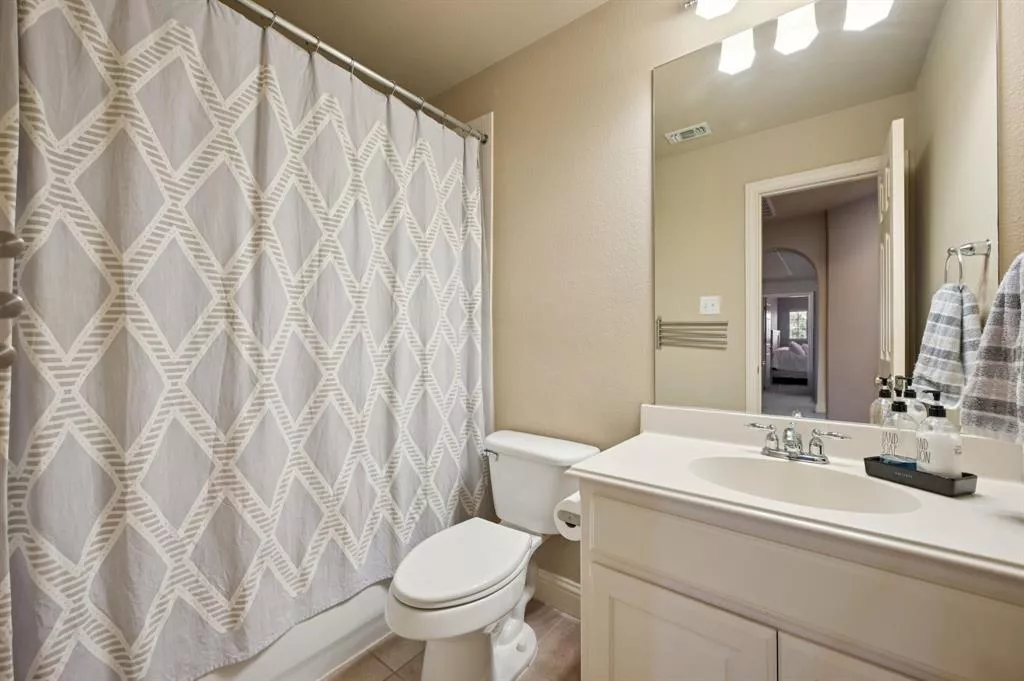 2325 Shoreham Circle, Lewisville, Texas 75056